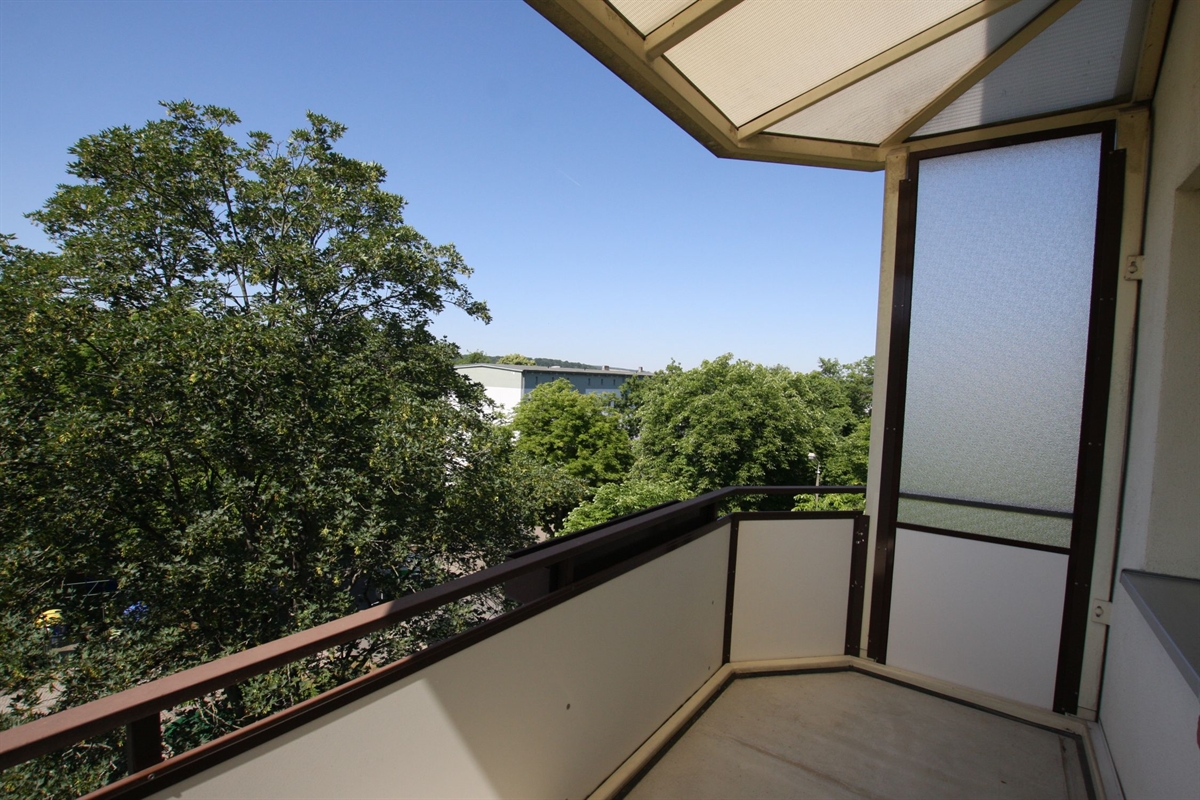 Tolle 2-Raumwohnung mit Badewanne und Balkon - Foto 2