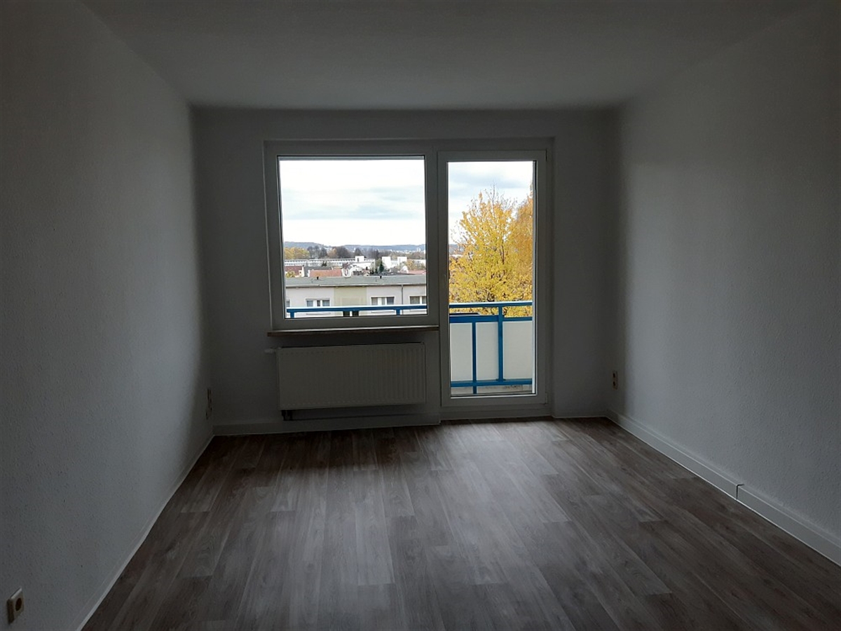 Schöne 3-Raumwohnung in toller Lage mit Wohnküche und großem Bad - Foto 1