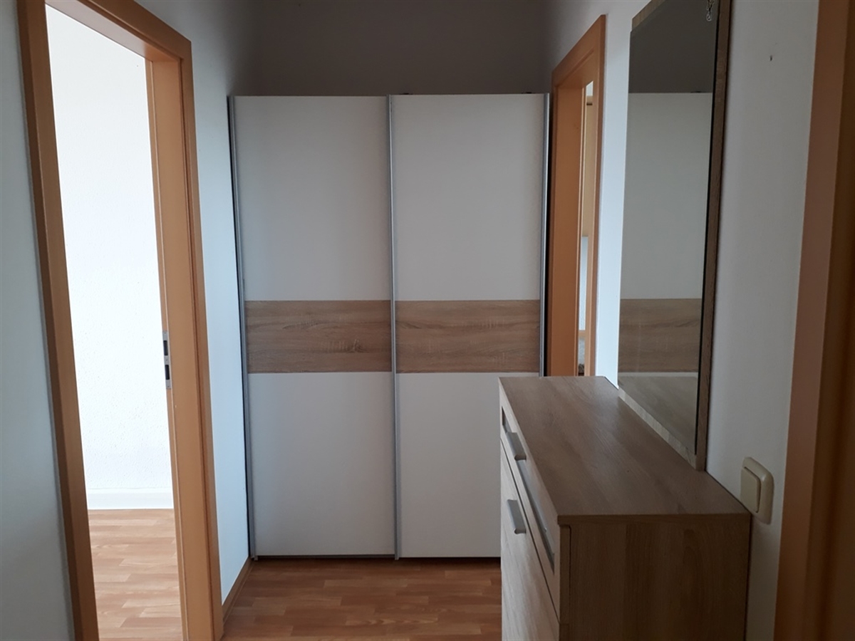 Kleine 2-Raumwohnung mit Einbauküche und Blick ins Grüne - Foto 5