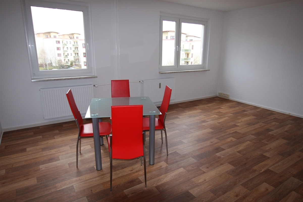 Schöne 2-Raumwohnung mit Einbauküche in gepflegtem Umfeld - Photo 5