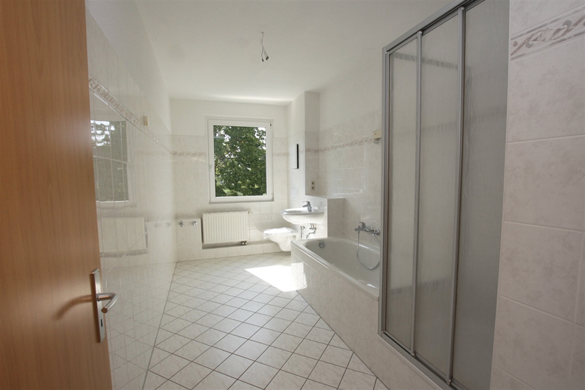 Schöne 3-Raumwohnung mit Wohnküche und großem Bad - Photo 4