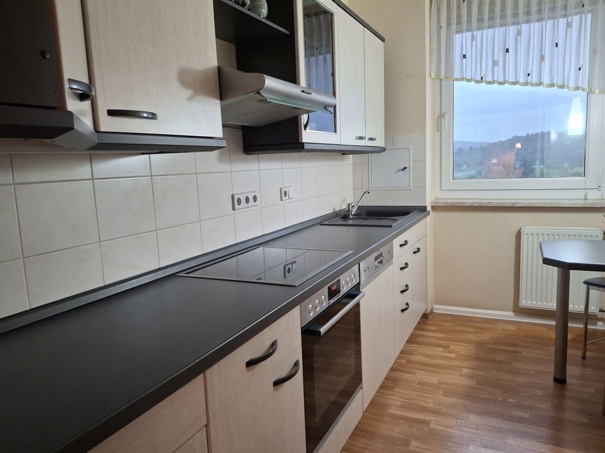 Tolle 3-Raum-Wohnung mit Einbauküche - Photo 2