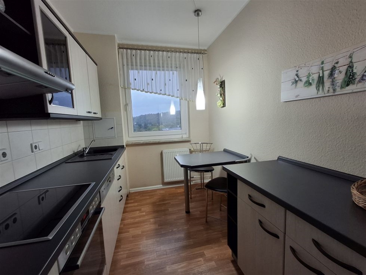 Tolle 3-Raum-Wohnung mit Einbauküche - Photo 1