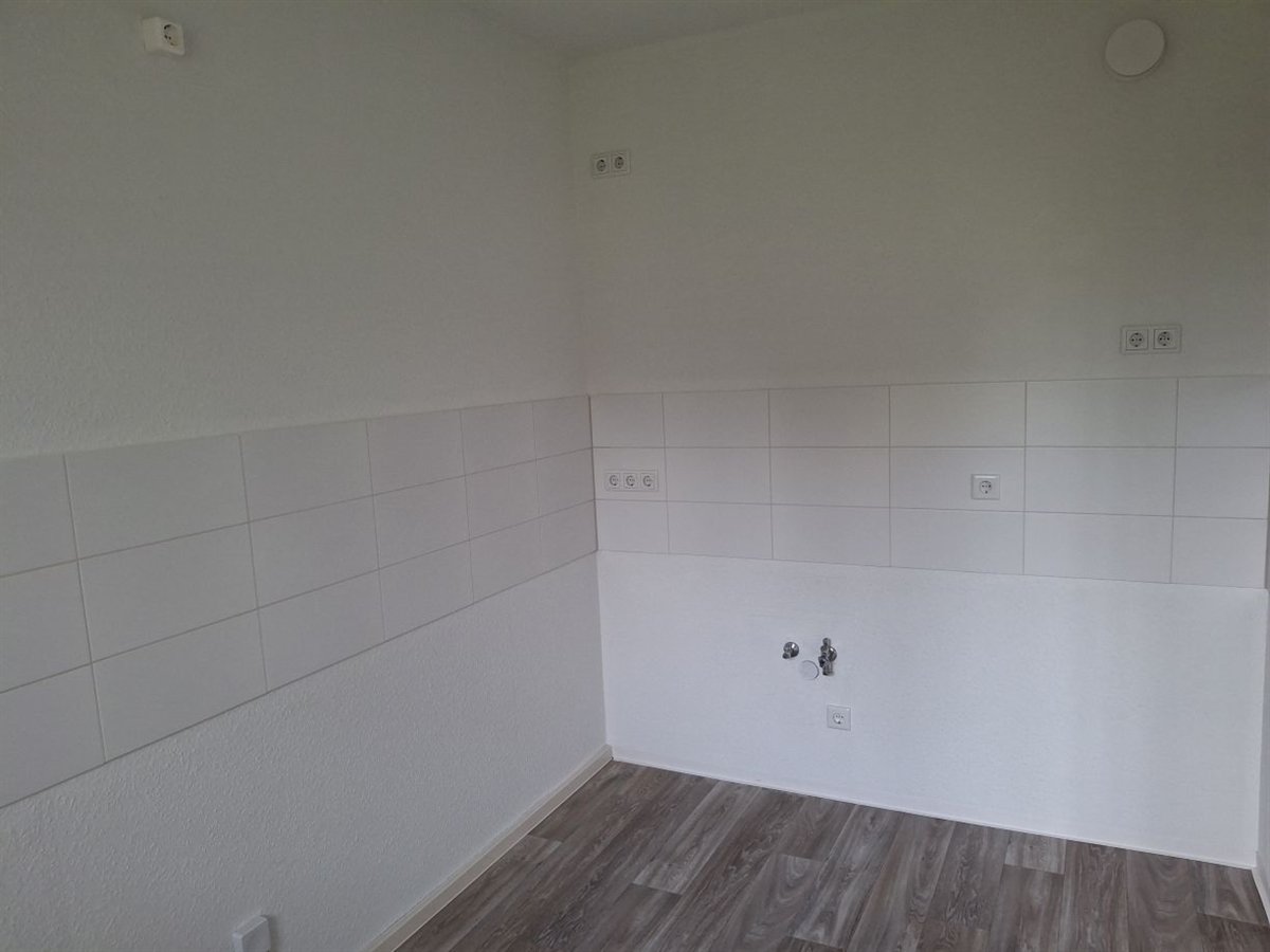 Alles wird neu - schöne 3-Raumwohnung mit Aufzug und Balkon - Photo 2