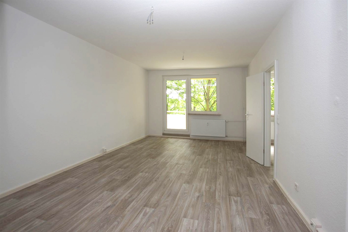 Alles wird neu - schöne 3-Raumwohnung mit Aufzug und Balkon - Photo 1