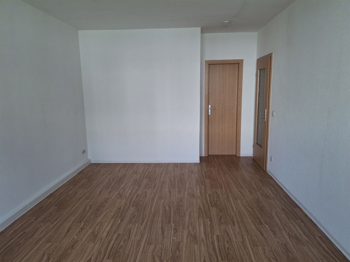 Helle 2-Raum-Wohnung mit Sonnen-Balkon wartet auf Sie ... - Photo 1