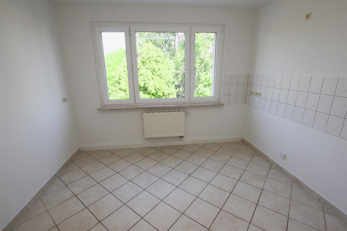 Schöne 3-Raum-Wohnung mit Wohnküche und großem Bad - Foto 2